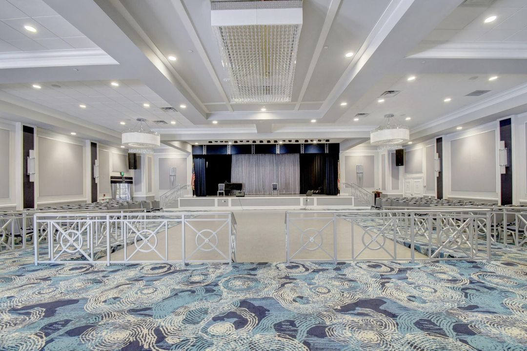 合同活跃: $2,500 (3 贝兹, 2 浴室, 1326 平方英尺)