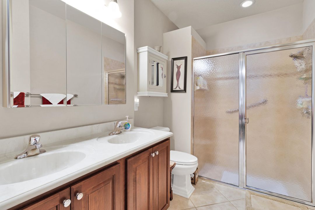 For Sale: $325,000 (3 beds, 2 baths, 1800 Square Feet)