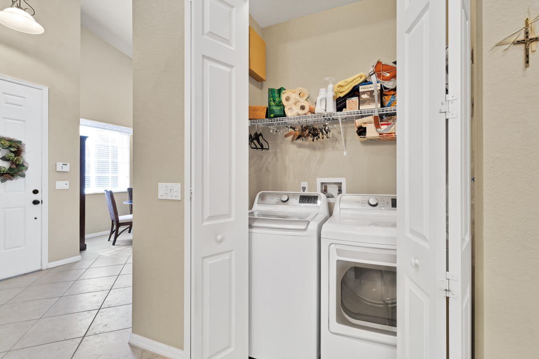 For Sale: $325,000 (3 beds, 2 baths, 1800 Square Feet)