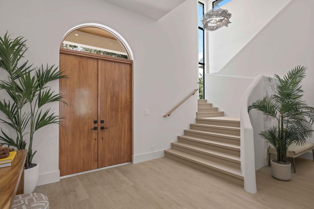 待售: $4,900,000 (5 贝兹, 5 浴室, 4573 平方英尺)