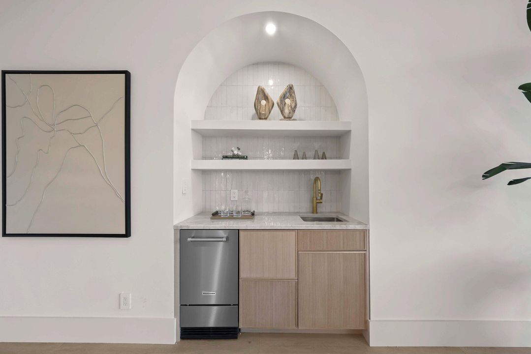 待售: $4,900,000 (5 贝兹, 5 浴室, 4573 平方英尺)