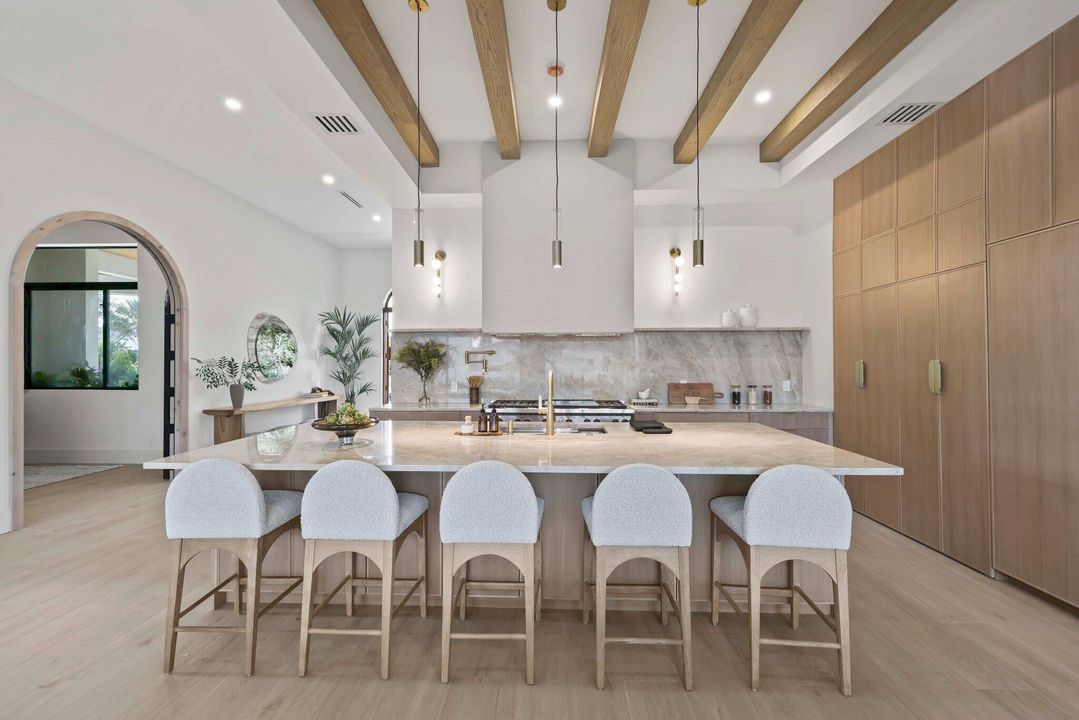 待售: $4,900,000 (5 贝兹, 5 浴室, 4573 平方英尺)