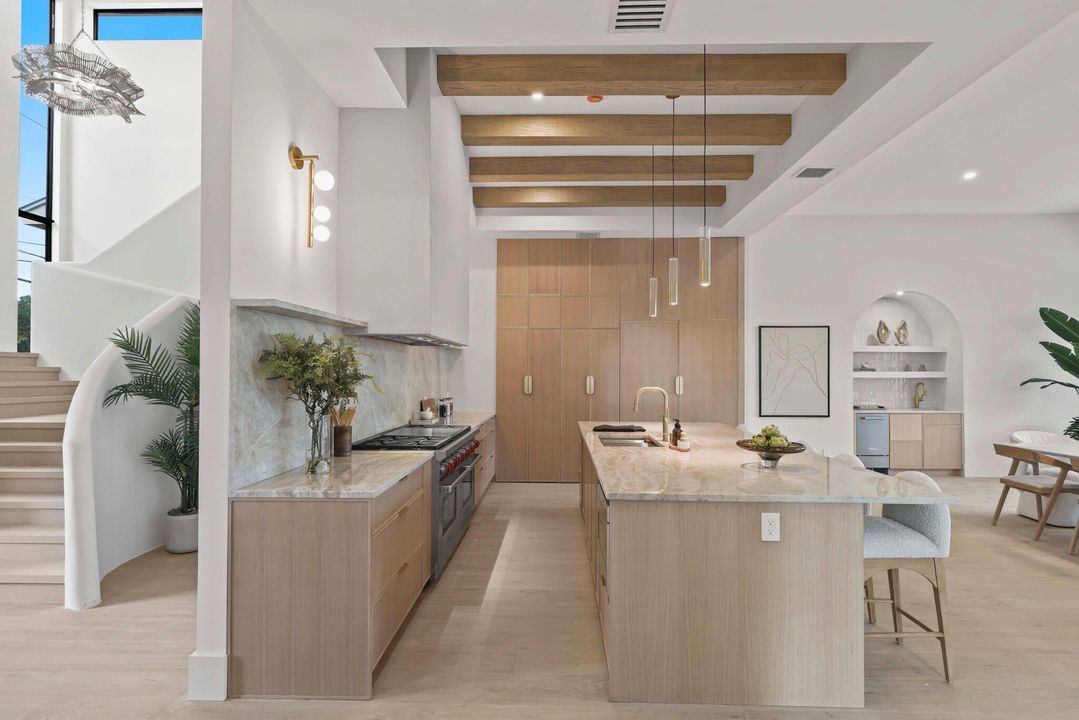 待售: $4,900,000 (5 贝兹, 5 浴室, 4573 平方英尺)