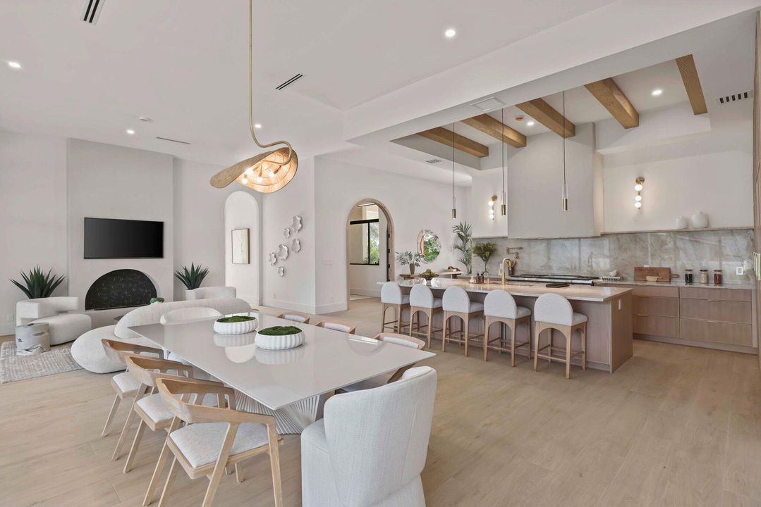 待售: $4,900,000 (5 贝兹, 5 浴室, 4573 平方英尺)