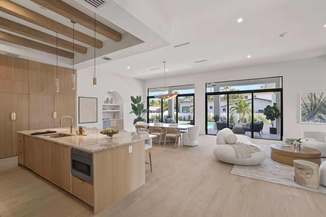 待售: $4,900,000 (5 贝兹, 5 浴室, 4573 平方英尺)