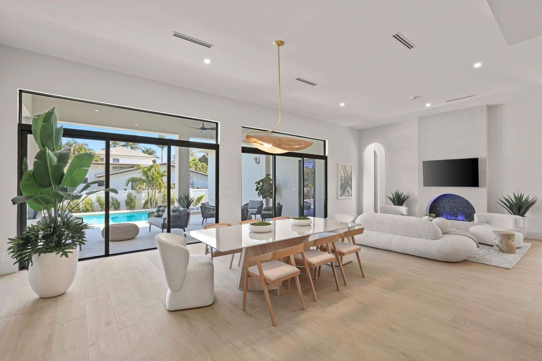 待售: $4,900,000 (5 贝兹, 5 浴室, 4573 平方英尺)