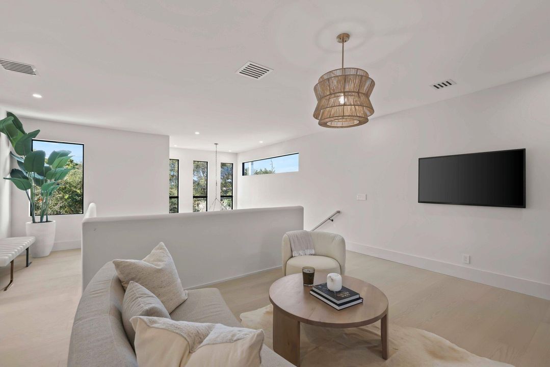 待售: $4,900,000 (5 贝兹, 5 浴室, 4573 平方英尺)