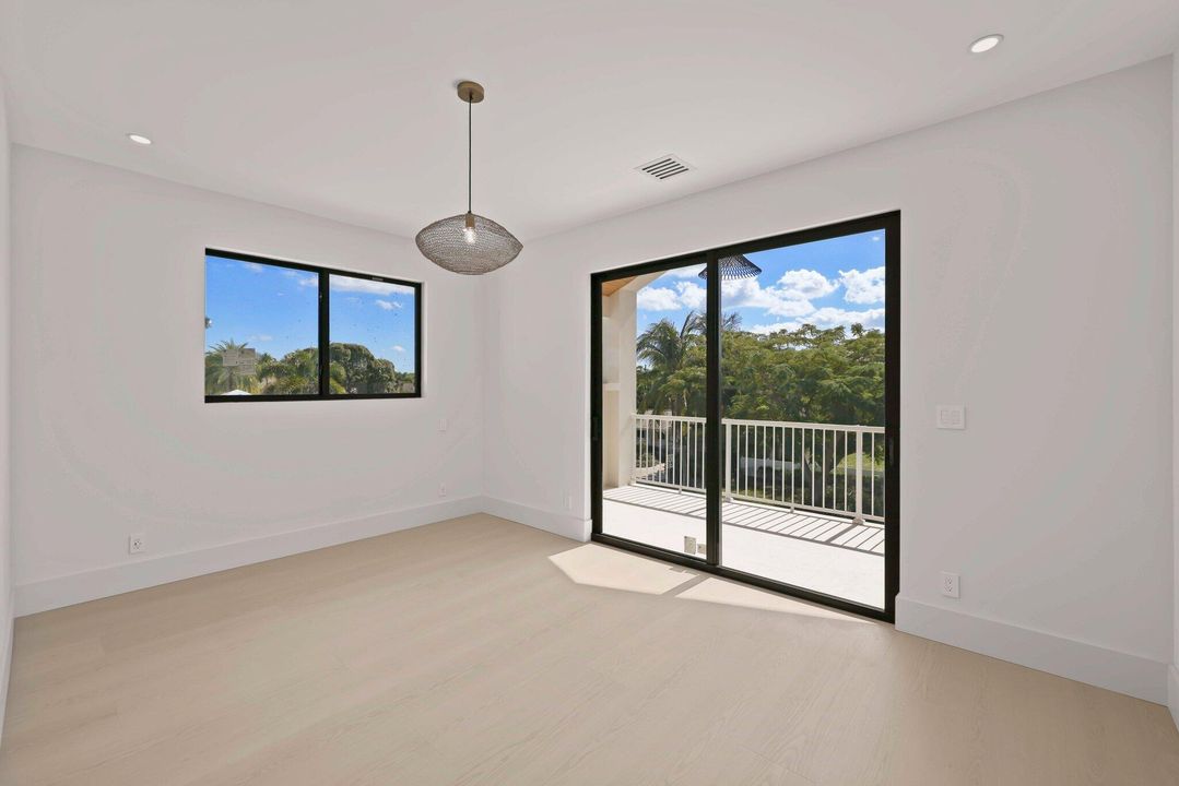 待售: $4,900,000 (5 贝兹, 5 浴室, 4573 平方英尺)