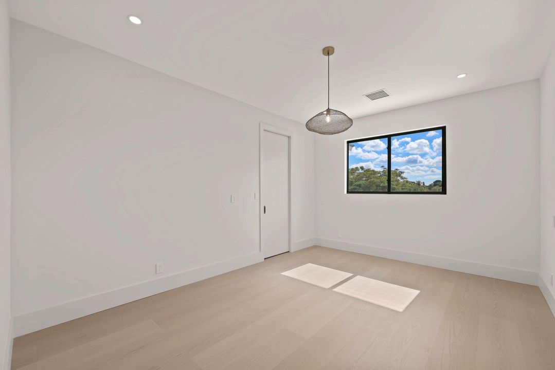 待售: $4,900,000 (5 贝兹, 5 浴室, 4573 平方英尺)