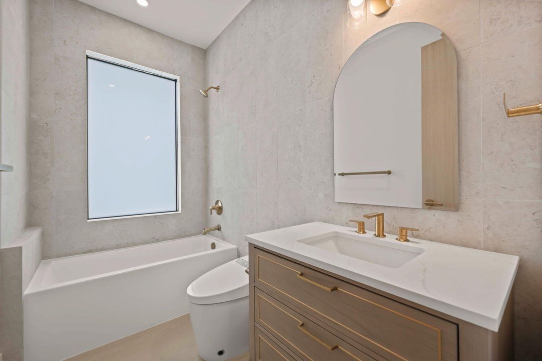 待售: $4,900,000 (5 贝兹, 5 浴室, 4573 平方英尺)