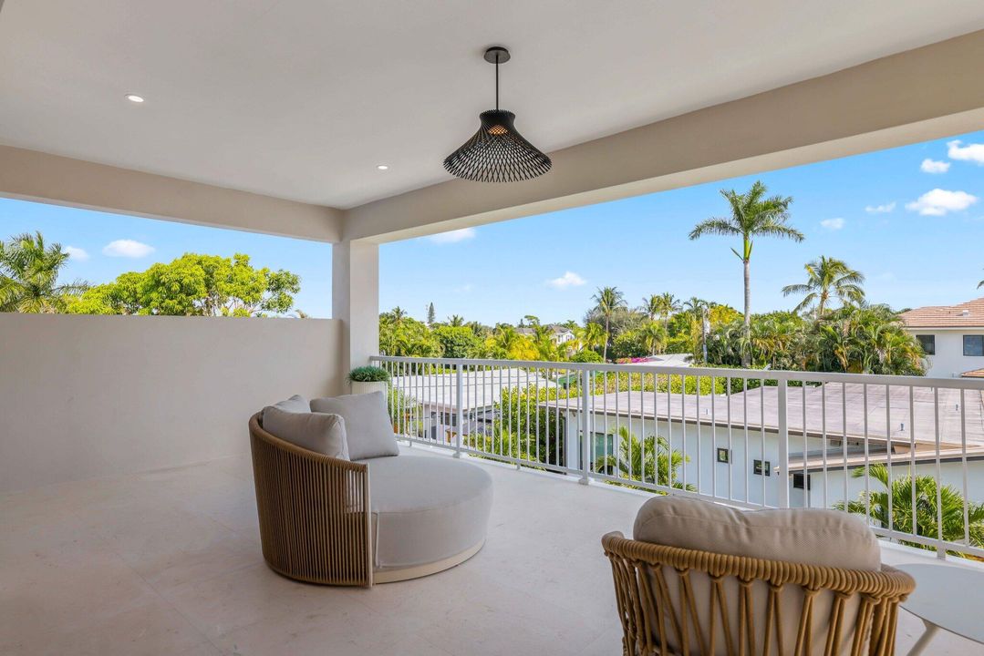 待售: $4,900,000 (5 贝兹, 5 浴室, 4573 平方英尺)