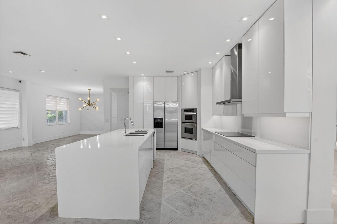 For Rent: $7,499 (5 beds, 3 baths, 3800 Square Feet)