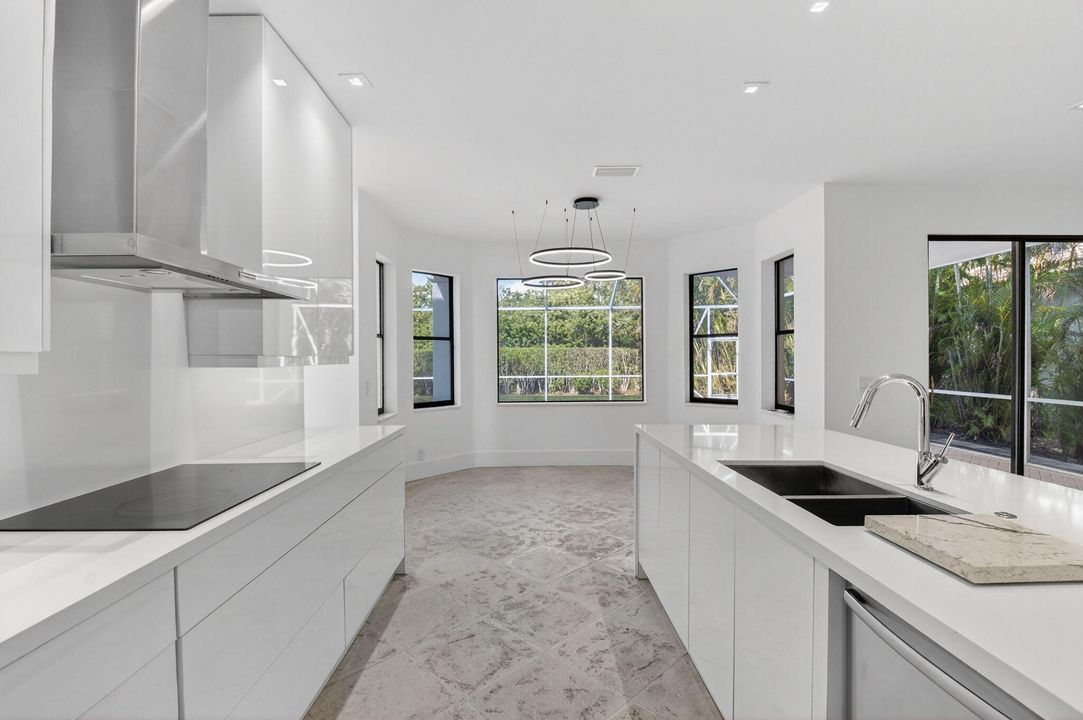 For Rent: $7,499 (5 beds, 3 baths, 3800 Square Feet)