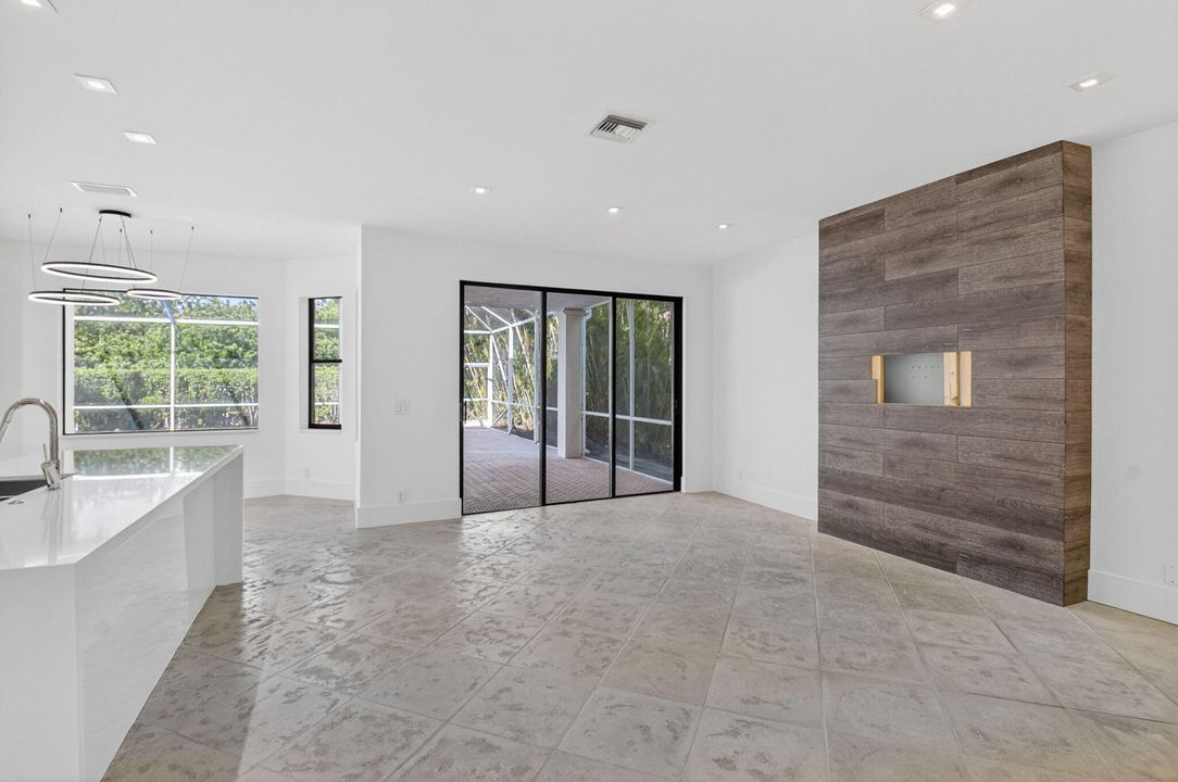 For Rent: $7,499 (5 beds, 3 baths, 3800 Square Feet)