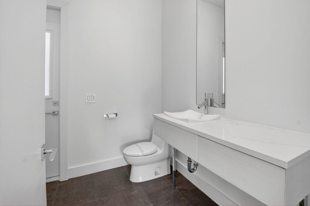 For Rent: $7,499 (5 beds, 3 baths, 3800 Square Feet)