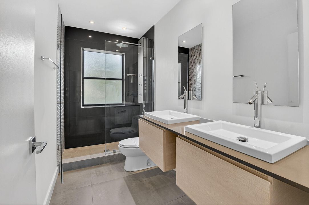 For Rent: $7,499 (5 beds, 3 baths, 3800 Square Feet)