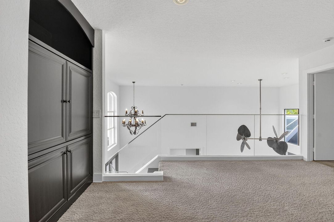 For Rent: $7,499 (5 beds, 3 baths, 3800 Square Feet)