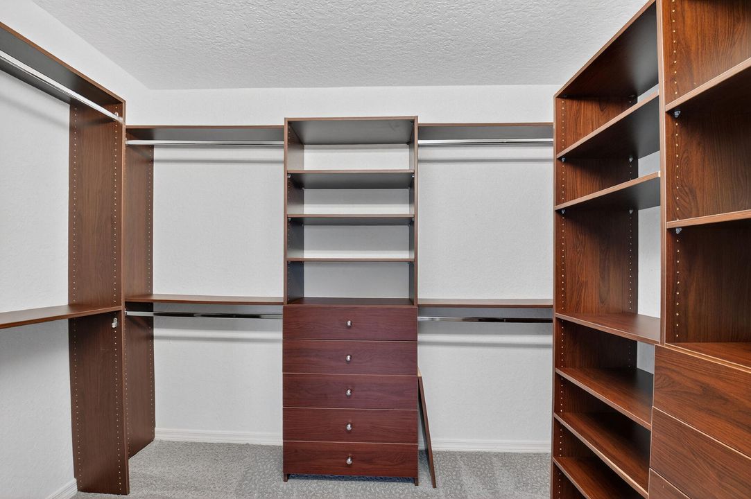 For Rent: $7,499 (5 beds, 3 baths, 3800 Square Feet)