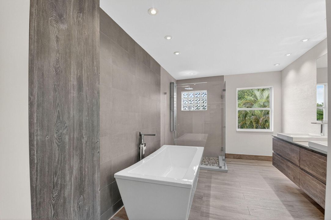 For Rent: $7,499 (5 beds, 3 baths, 3800 Square Feet)