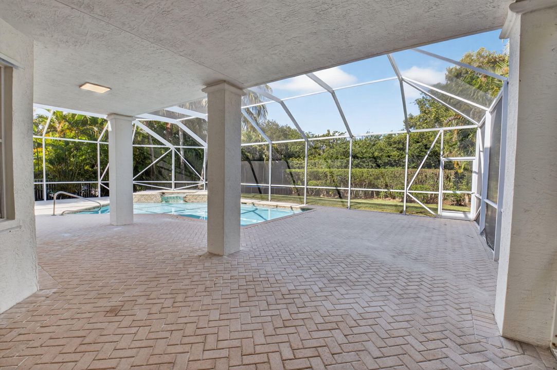 For Rent: $7,499 (5 beds, 3 baths, 3800 Square Feet)