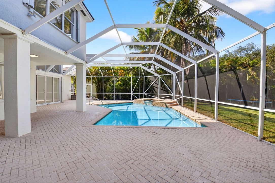 For Rent: $7,499 (5 beds, 3 baths, 3800 Square Feet)