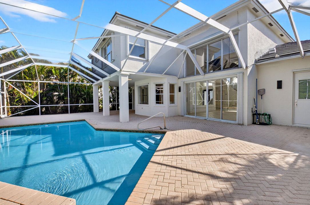 For Rent: $7,499 (5 beds, 3 baths, 3800 Square Feet)