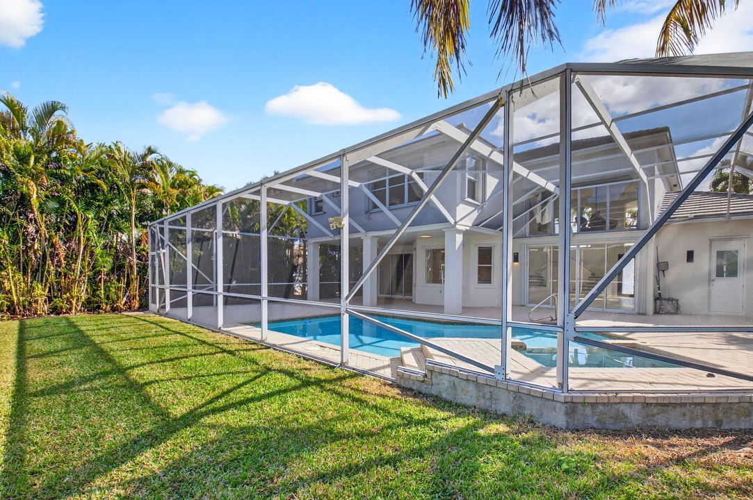 For Rent: $7,499 (5 beds, 3 baths, 3800 Square Feet)