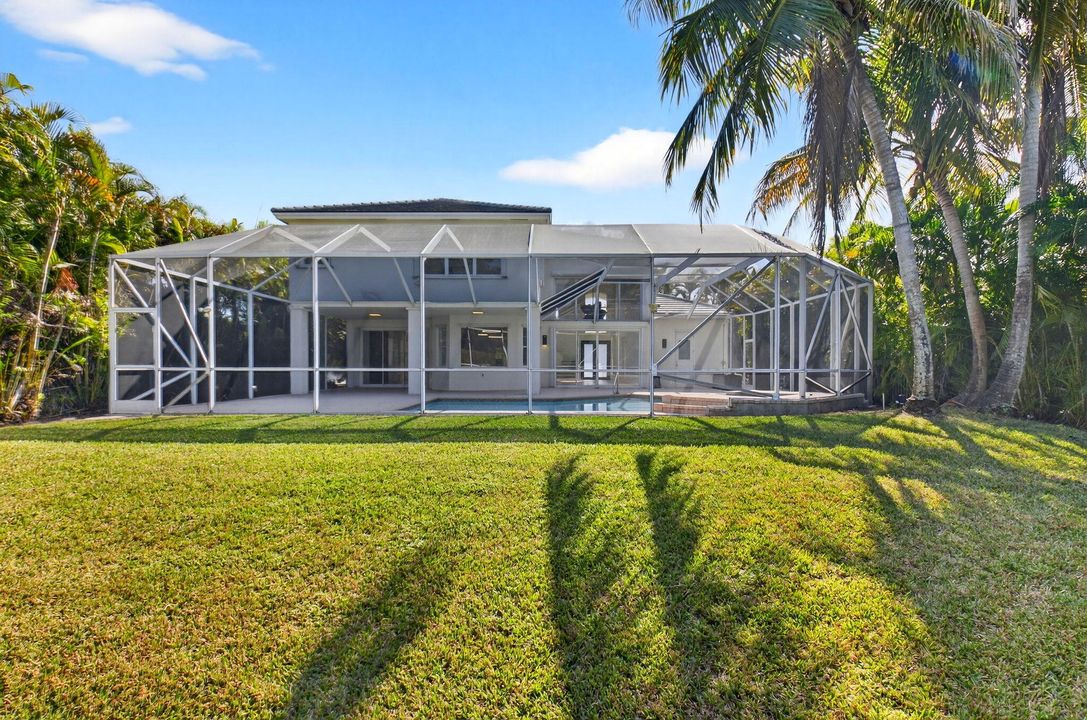 For Rent: $7,499 (5 beds, 3 baths, 3800 Square Feet)