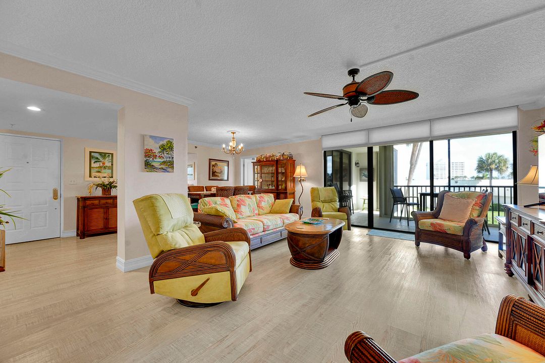 На продажу: $619,900 (2 спален, 2 ванн, 1639 Квадратных фут)