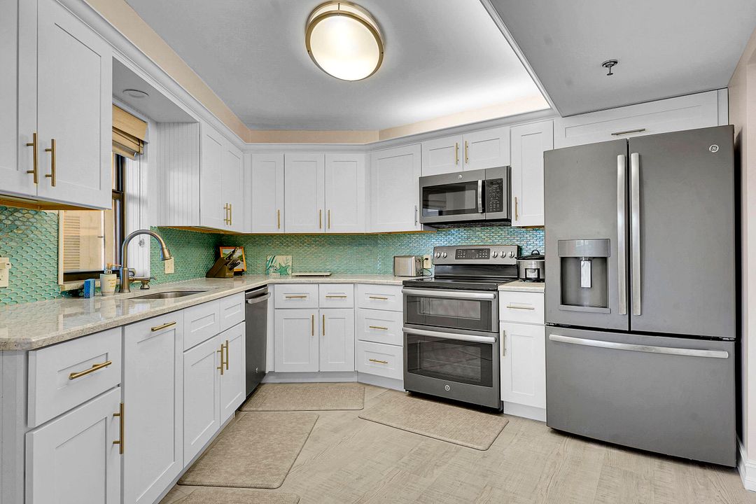 На продажу: $619,900 (2 спален, 2 ванн, 1639 Квадратных фут)