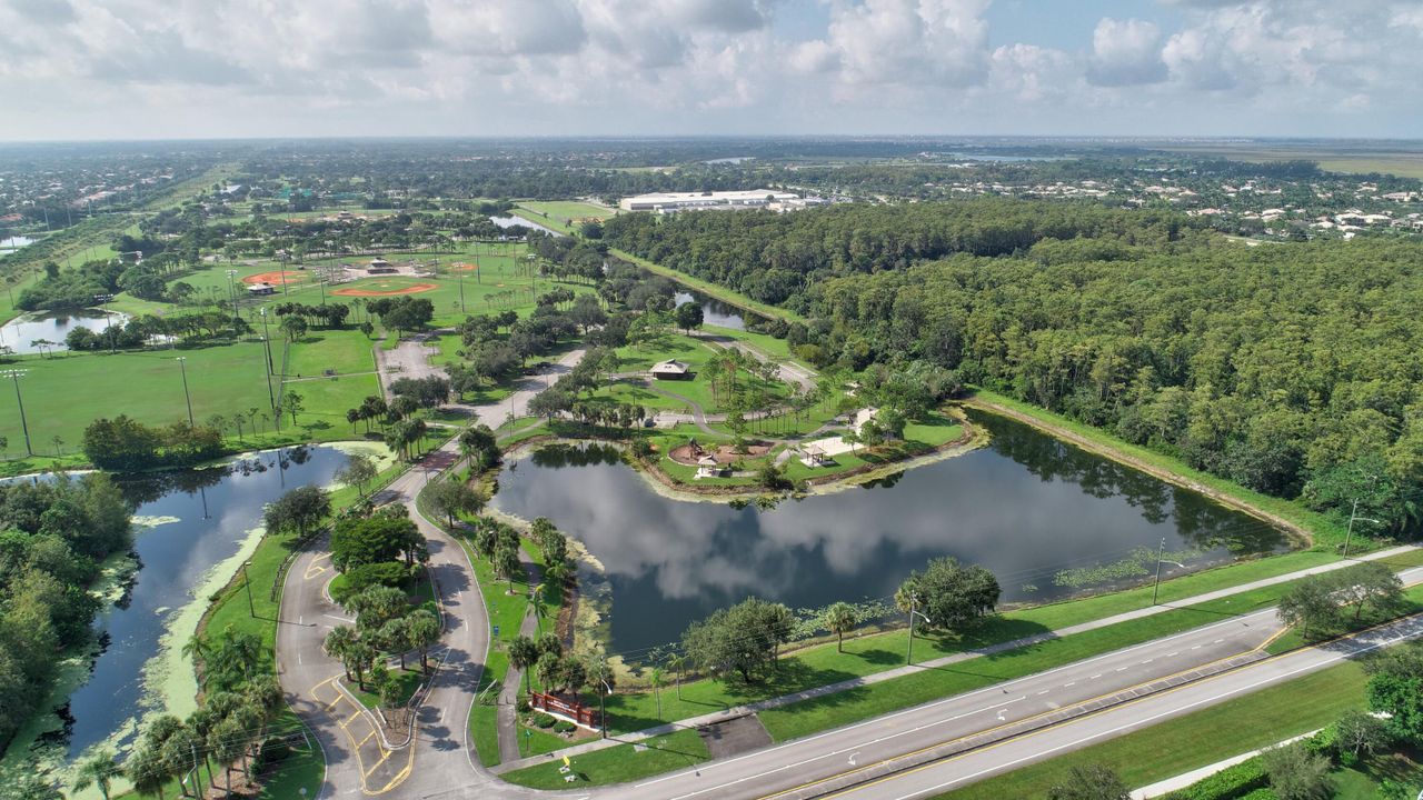 For Rent: $7,499 (5 beds, 3 baths, 3800 Square Feet)