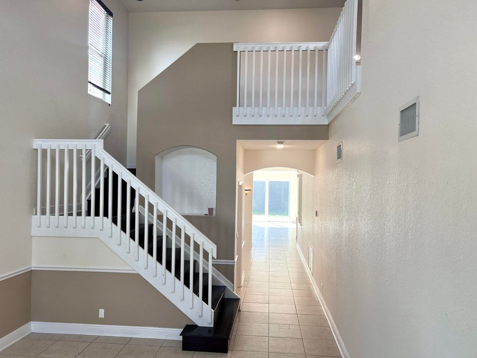 En Venta: $639,000 (5 camas, 3 baños, 3010 Pies cuadrados)