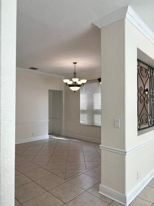 En Venta: $639,000 (5 camas, 3 baños, 3010 Pies cuadrados)