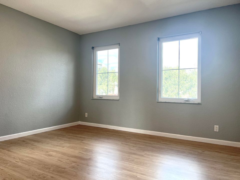 En Venta: $639,000 (5 camas, 3 baños, 3010 Pies cuadrados)