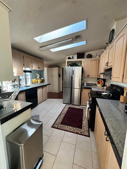 En Venta: $65,000 (3 camas, 2 baños, 1600 Pies cuadrados)