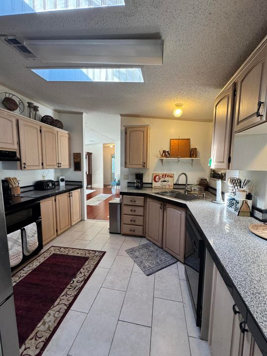 En Venta: $65,000 (3 camas, 2 baños, 1600 Pies cuadrados)