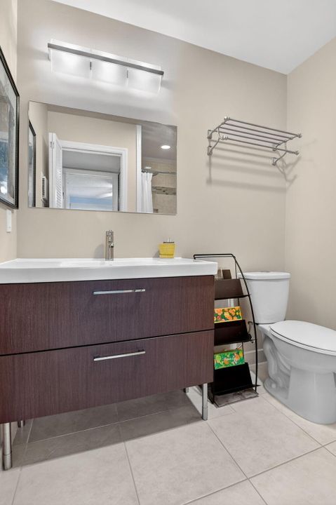 For Sale: $109,900 (2 beds, 2 baths, 902 Square Feet)