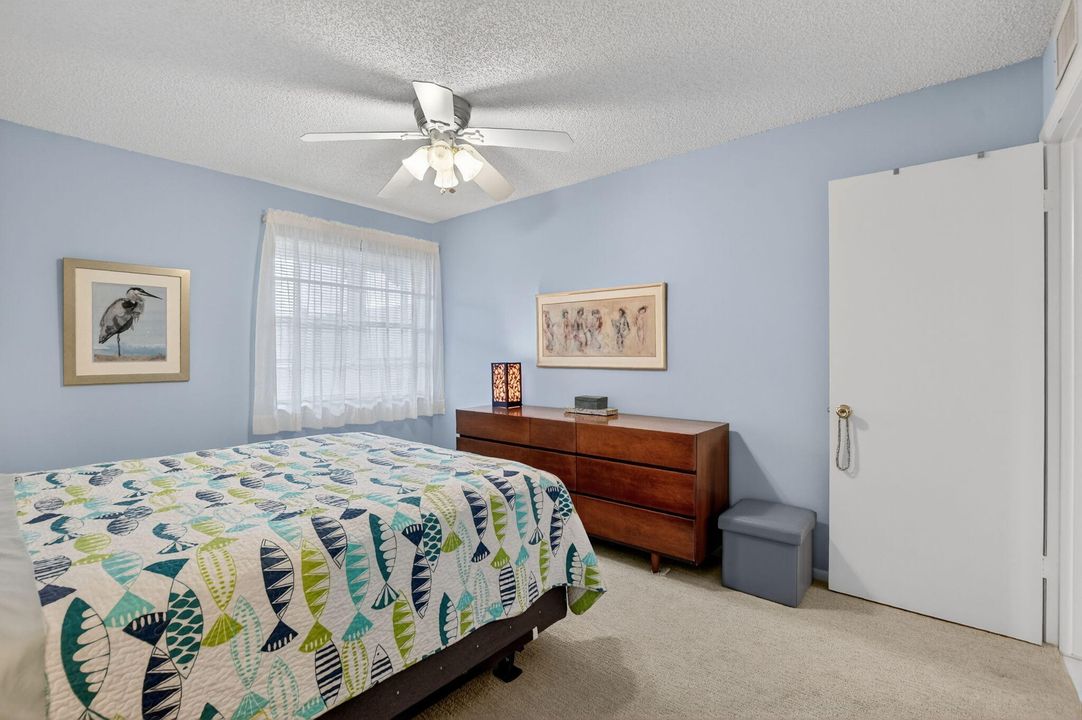 For Sale: $109,900 (2 beds, 2 baths, 902 Square Feet)