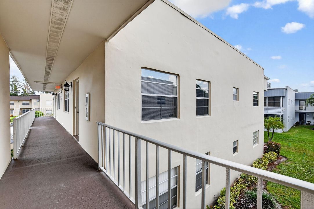 For Sale: $109,900 (2 beds, 2 baths, 902 Square Feet)