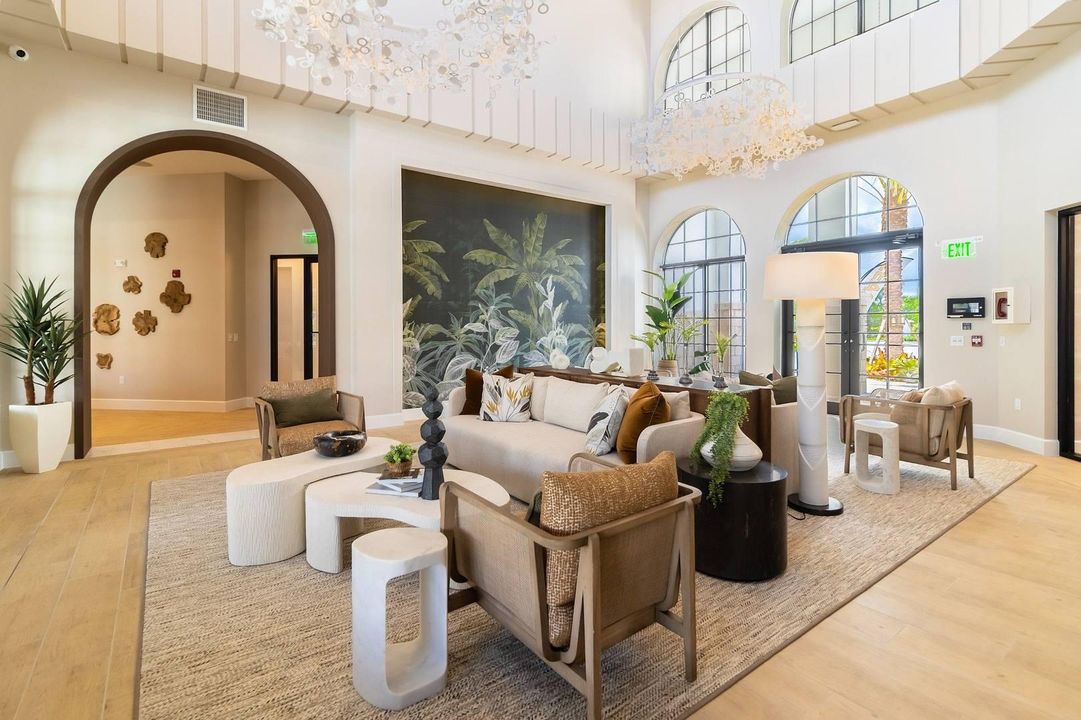 For Rent: $2,205 (1 beds, 1 baths, 817 Square Feet)