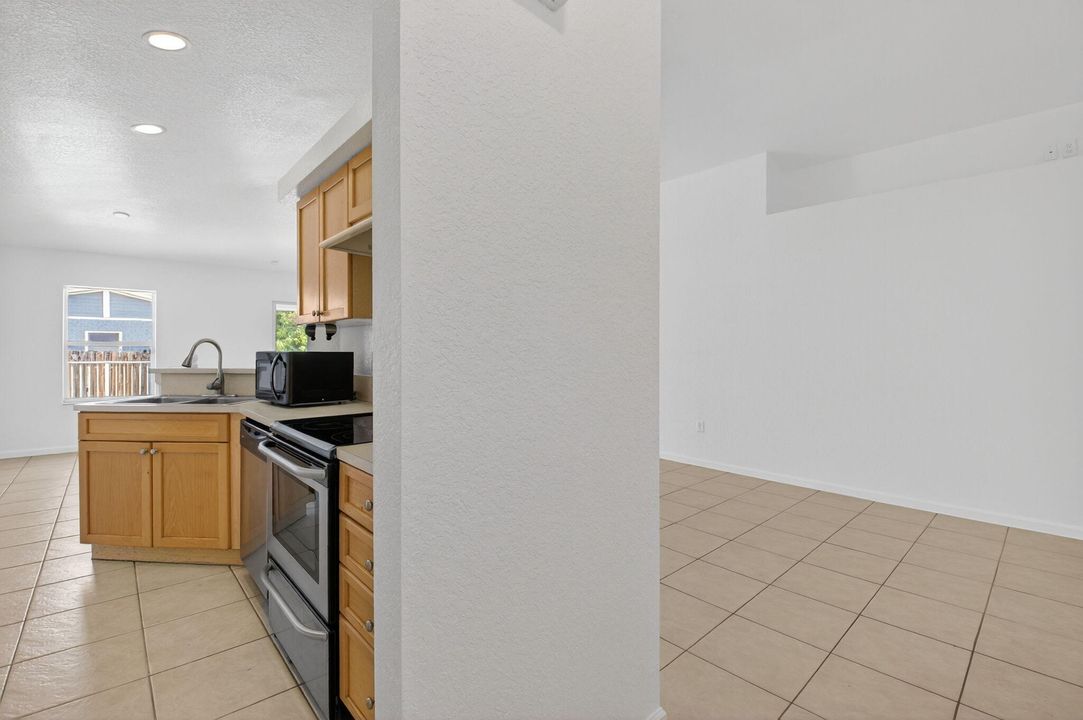 En Venta: $479,000 (3 camas, 2 baños, 1459 Pies cuadrados)