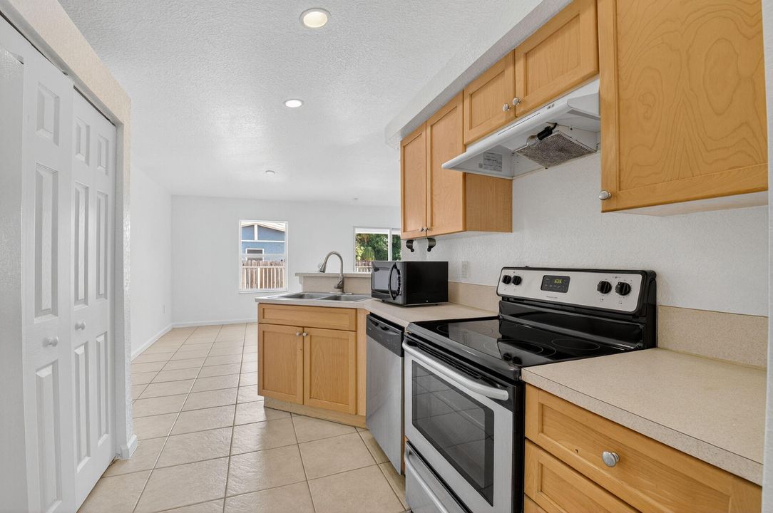 En Venta: $479,000 (3 camas, 2 baños, 1459 Pies cuadrados)