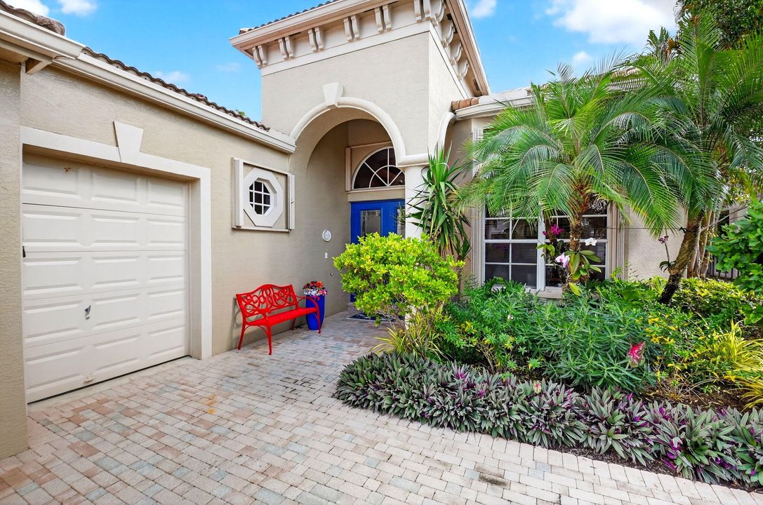 For Sale: $785,000 (3 beds, 3 baths, 2941 Square Feet)