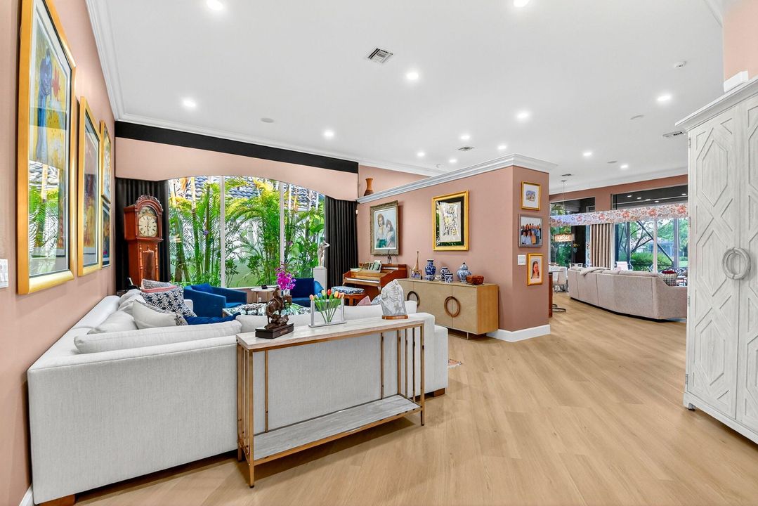 For Sale: $785,000 (3 beds, 3 baths, 2941 Square Feet)