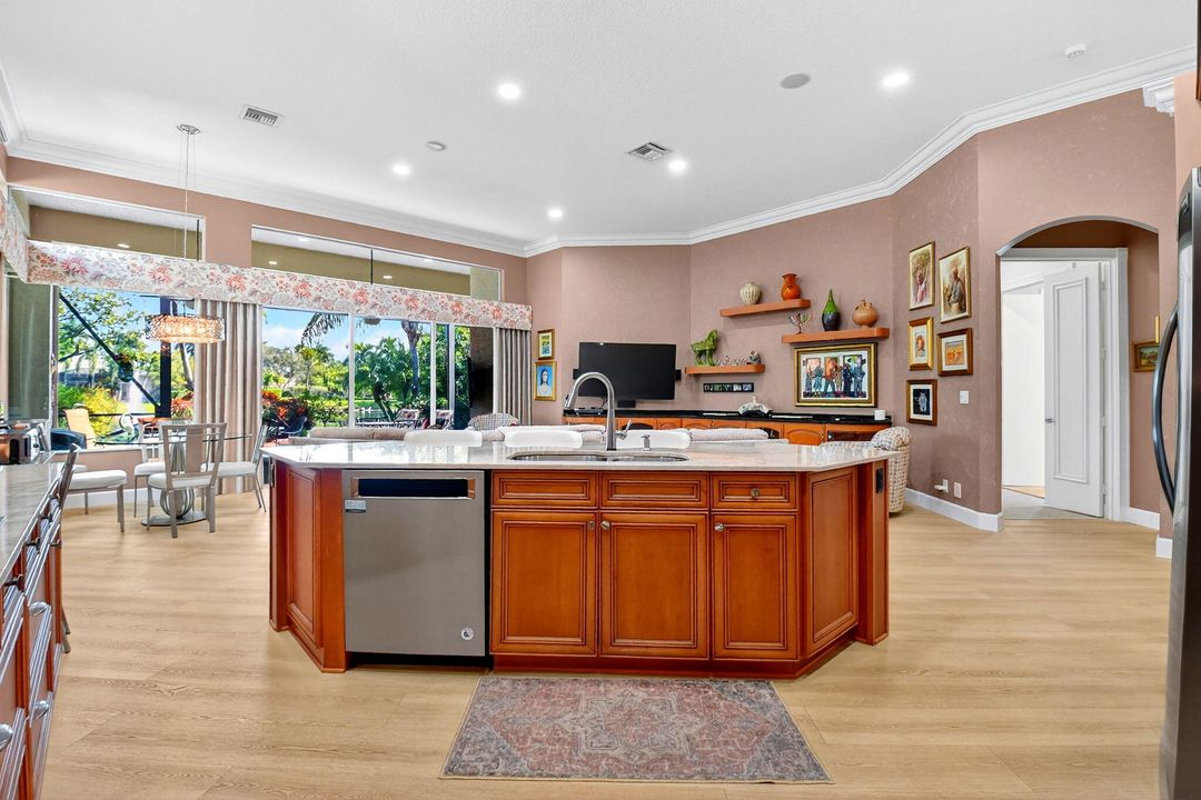 For Sale: $785,000 (3 beds, 3 baths, 2941 Square Feet)