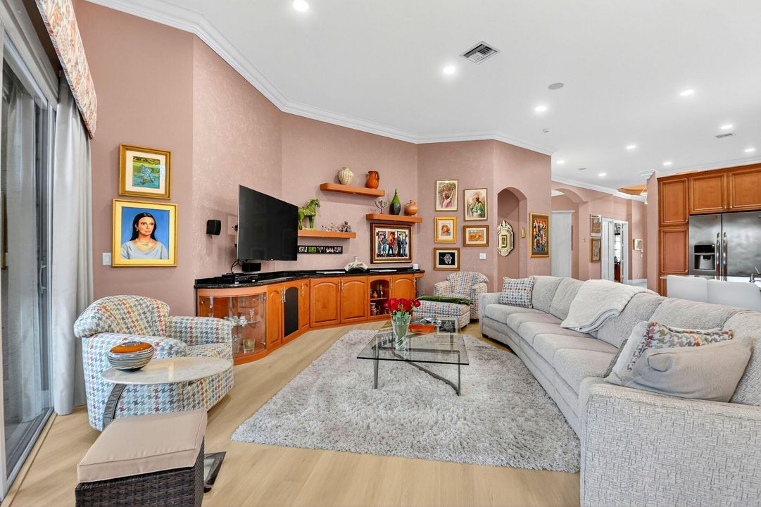 For Sale: $785,000 (3 beds, 3 baths, 2941 Square Feet)