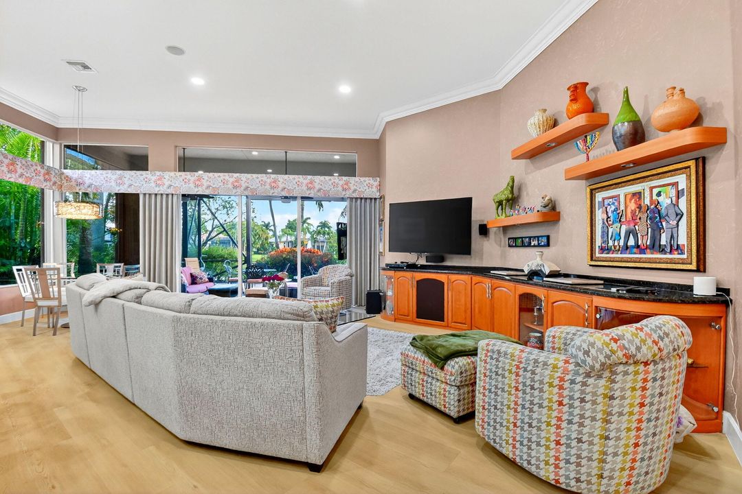 For Sale: $785,000 (3 beds, 3 baths, 2941 Square Feet)