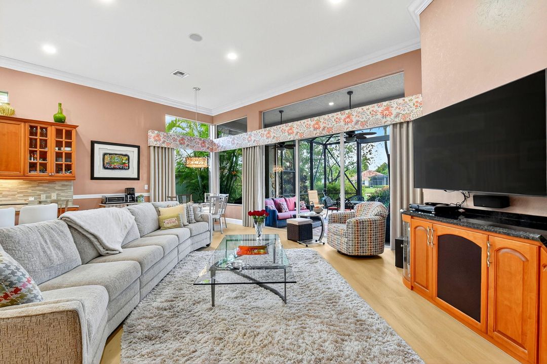 For Sale: $785,000 (3 beds, 3 baths, 2941 Square Feet)