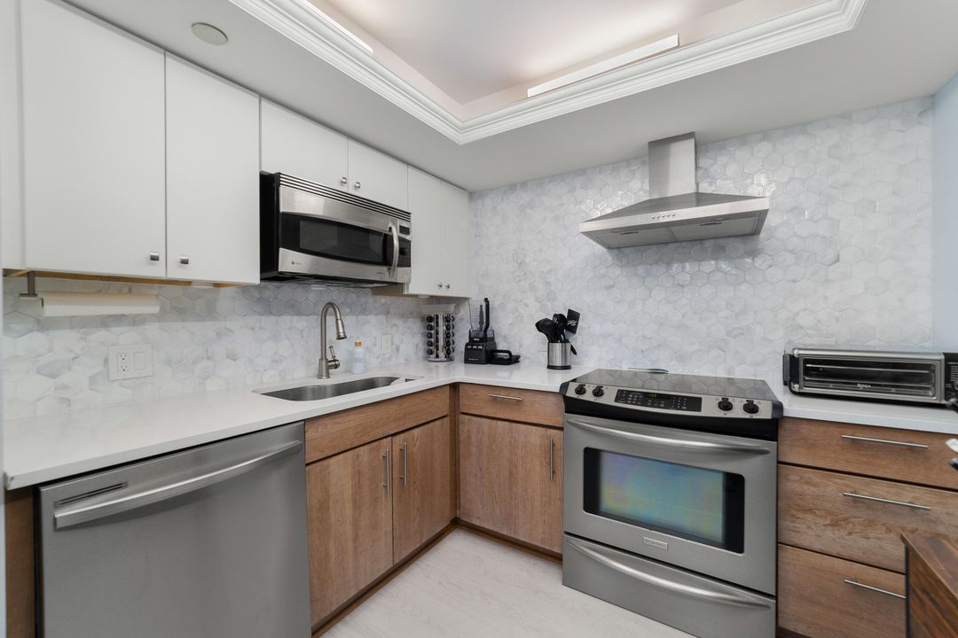 Под контрактом: $6,750 (2 спален, 2 ванн, 1438 Квадратных фут)