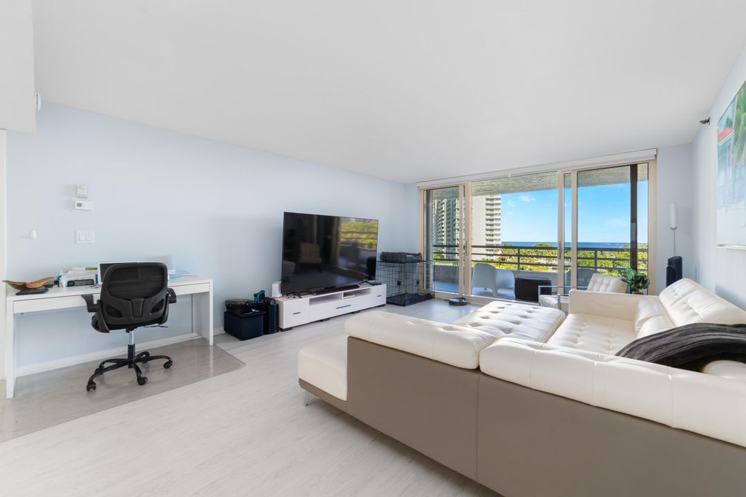 Под контрактом: $6,750 (2 спален, 2 ванн, 1438 Квадратных фут)